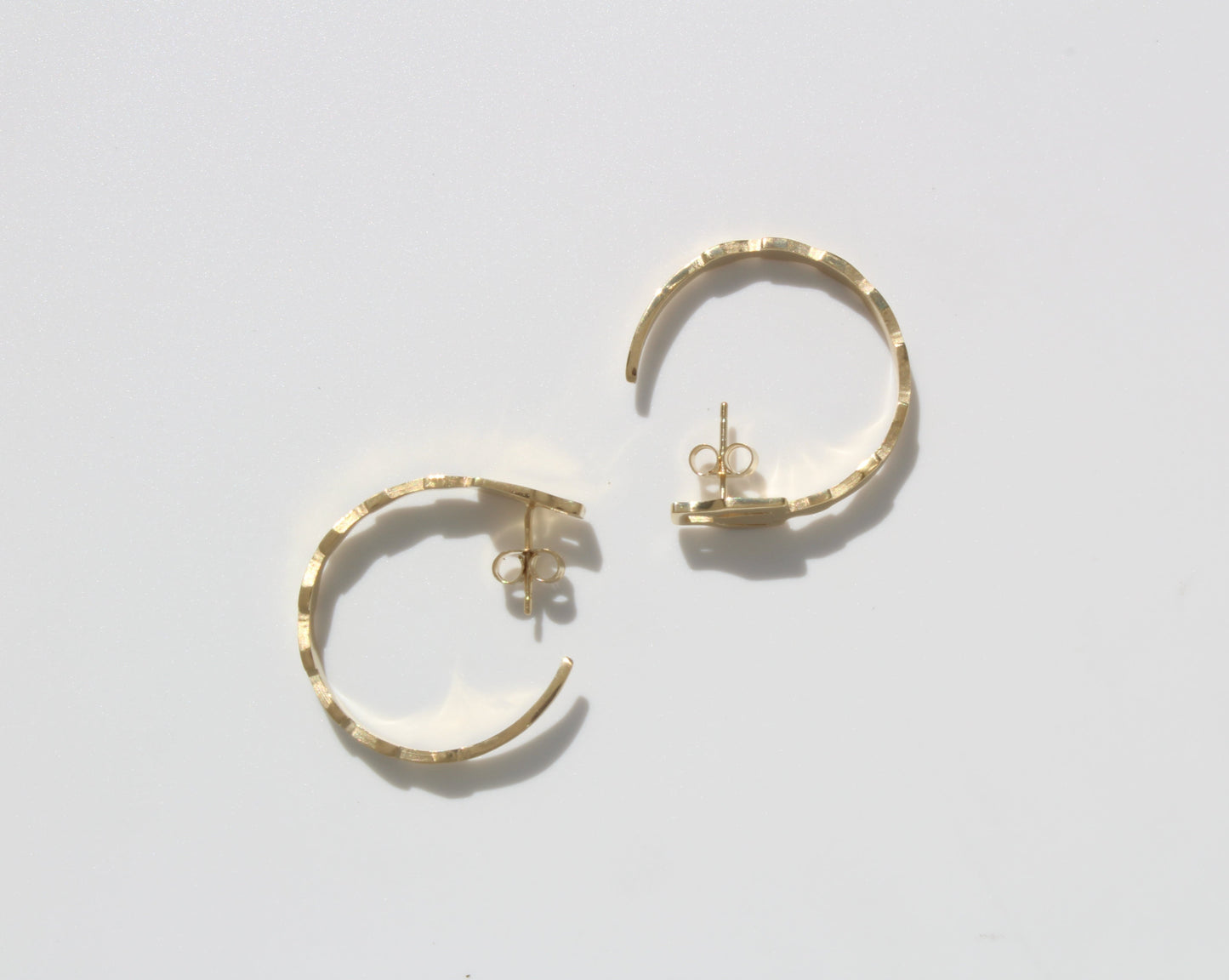 Boucles d'oreilles dorées Natrix #01