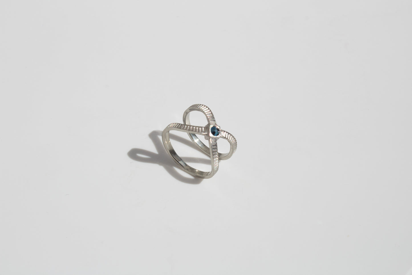 Bague double en argent 925 avec cristal swarovski bleu métallisé