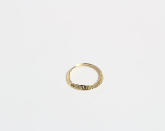 Bague dorée simple Wavy #02