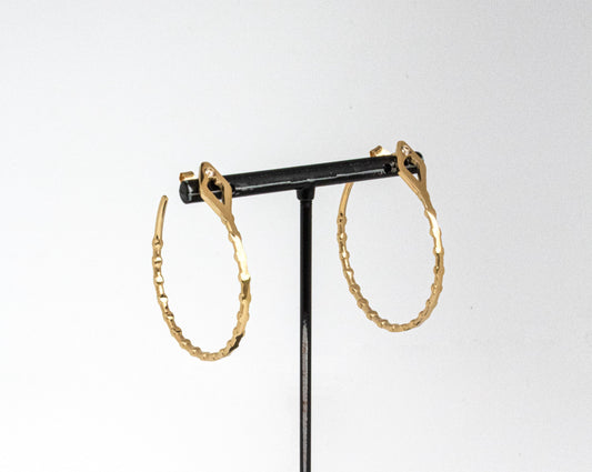 Boucles d'oreille de type créoles en argent  925 plaqué de la collection Naja de chez fann! bijou 