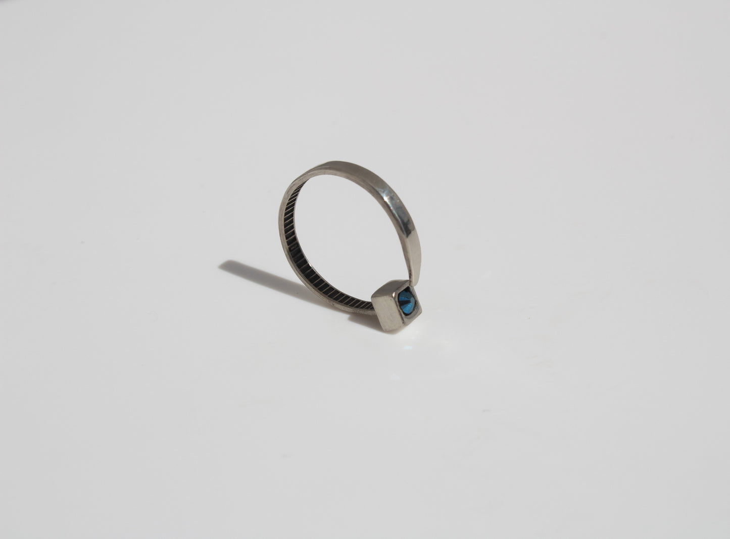 Bague argentée simple Calliophis #03