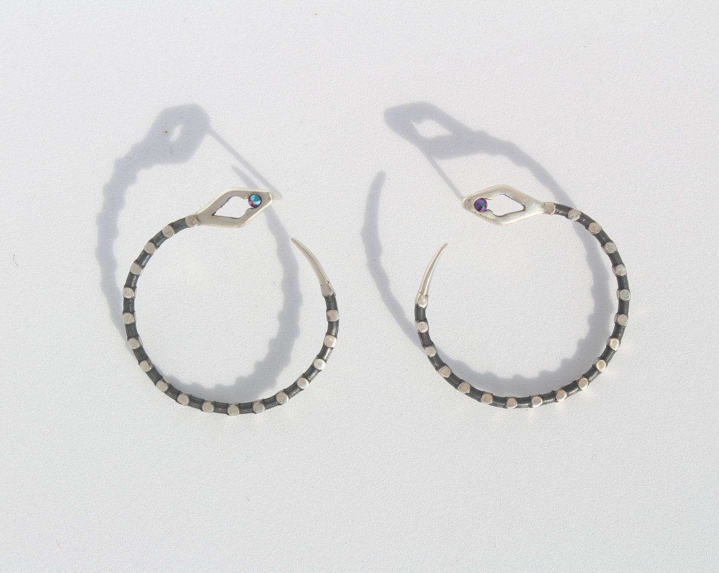 Boucles d'oreilles argentées Naja #01